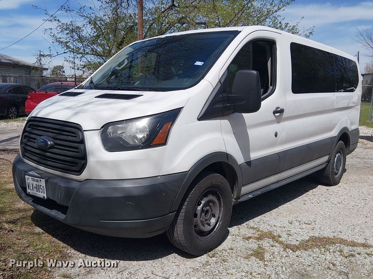 2017 Ford Transit 150 van - DU3112