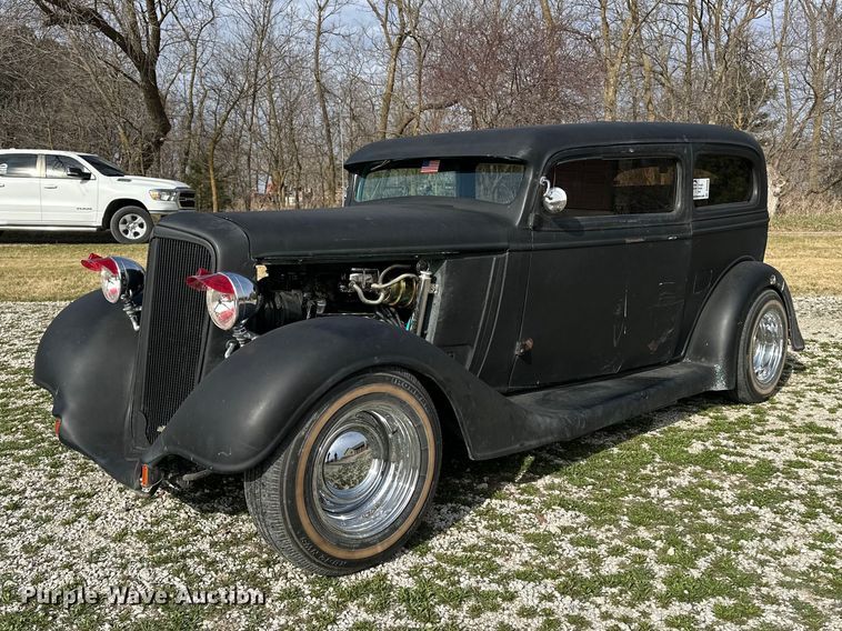 1935 Chevrolet sedan - DV0868