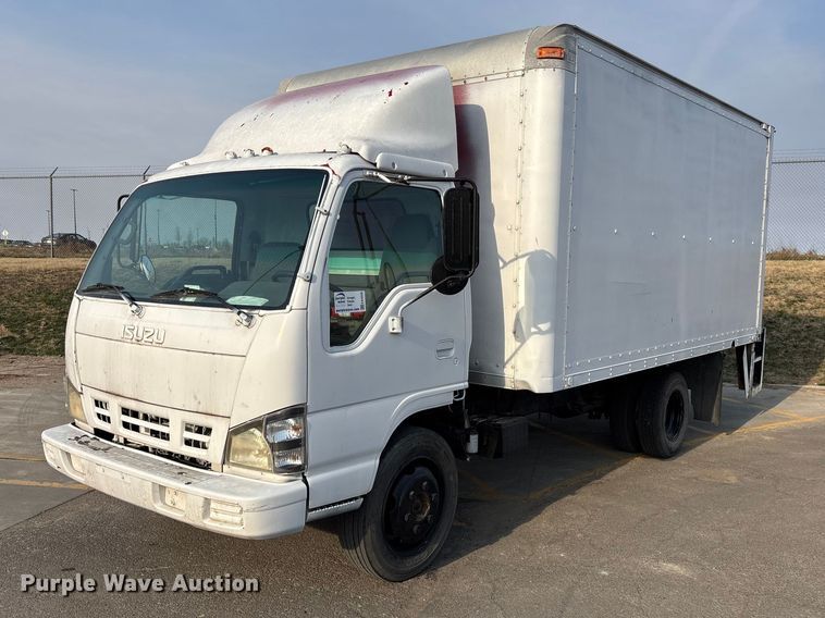 2007 Isuzu NPR box truck - EA4559