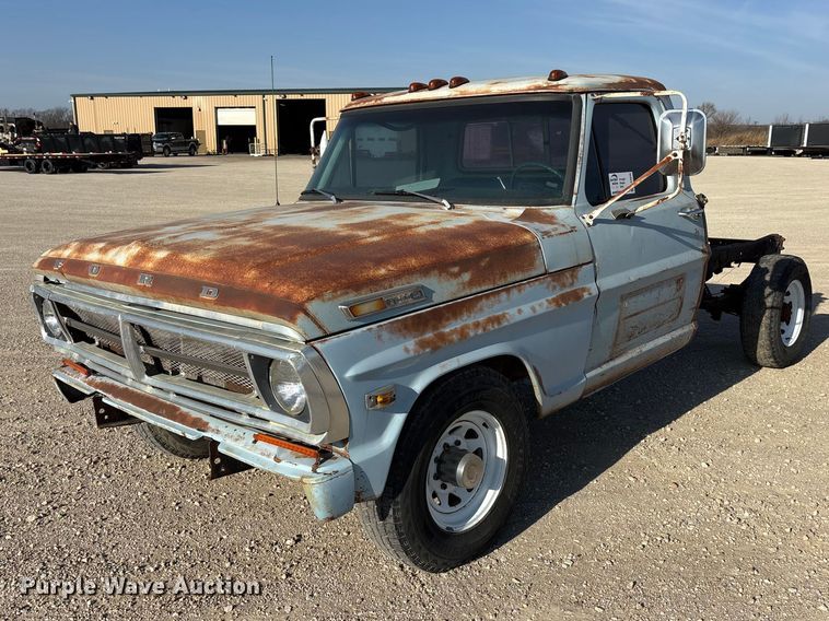 1971 Ford F250 pickup truck cab and chassis - EA4648