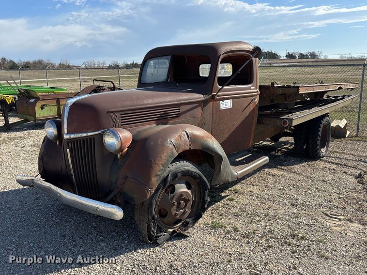 1940 Ford flatbed truck - EA4649
