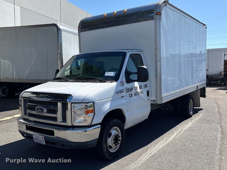 2015 Ford E350 Super Duty box truck - EC8283