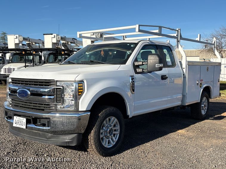 2019 Ford F250 Super Duty Ext. Cab utility bed pickup truck - EC8301