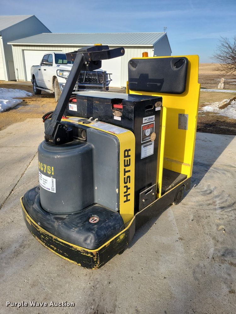 2004 Hyster T5Z tow tractor - EE0901