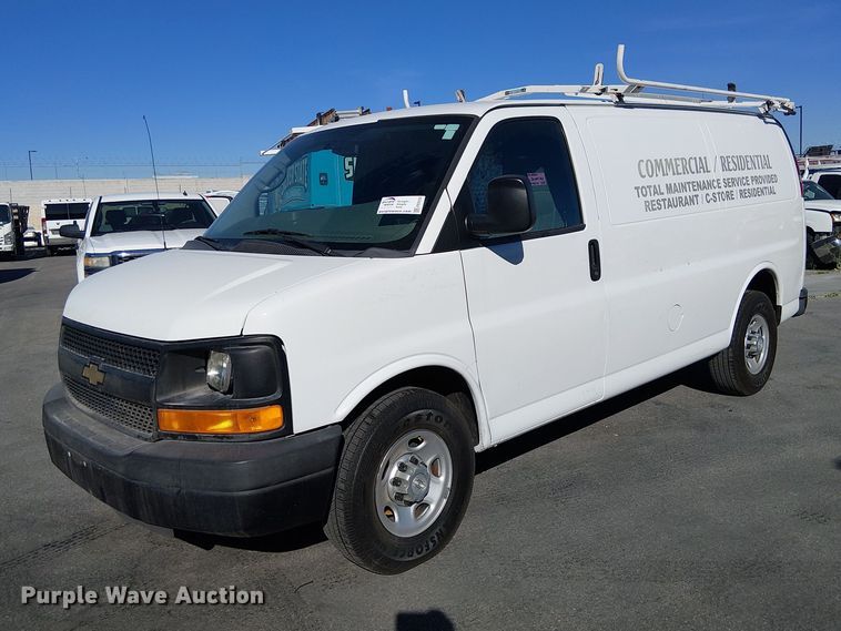 2015 Chevrolet Express 2500 van - EE5232