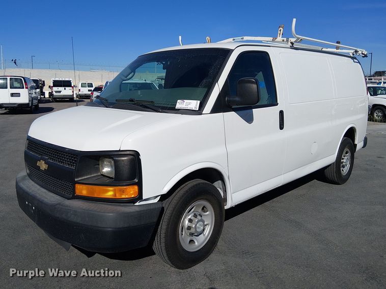 2015 Chevrolet Express 2500 van - EE5233