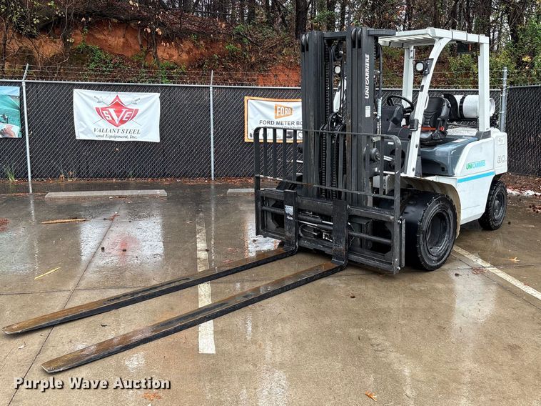 2017 UniCarriers PF80YLP forklift - EF1023