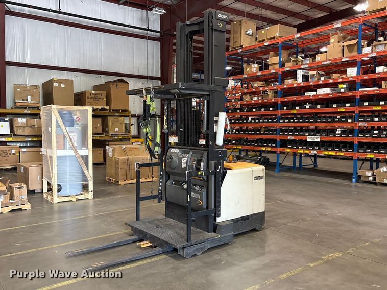 2019 Crown SP4050-30 order picker - EF1033