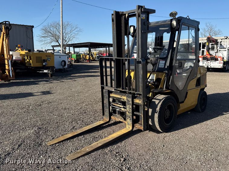 2017 Caterpillar DP30N forklift - EG8882