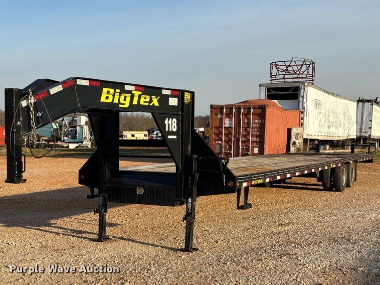 2013 Big Tex 22GN flatbed trailer - EO4048