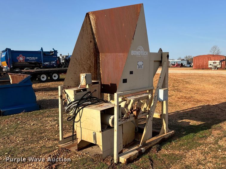 2001 J.V. Manufacturing, Inc. Cram-A-Lot QTT00140 cart tipper - EO4050