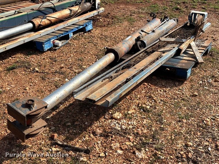 (2) refuse truck reaver cylinders - EO4057