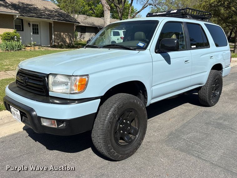 1999 Toyota 4Runner SUV - ES8724