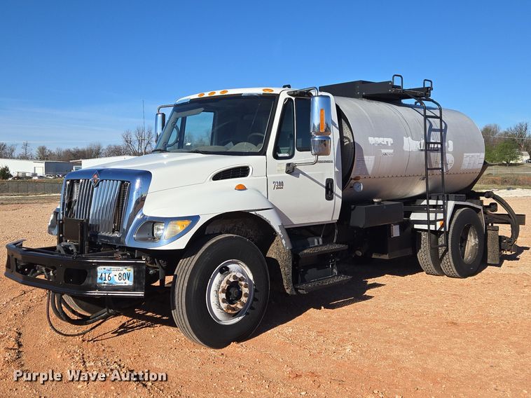 2007 International 7300 oil distributor truck - ET1462