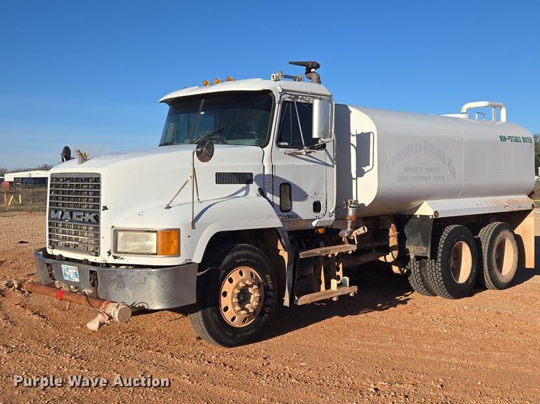2000 Mack CH613 water truck - ET1463
