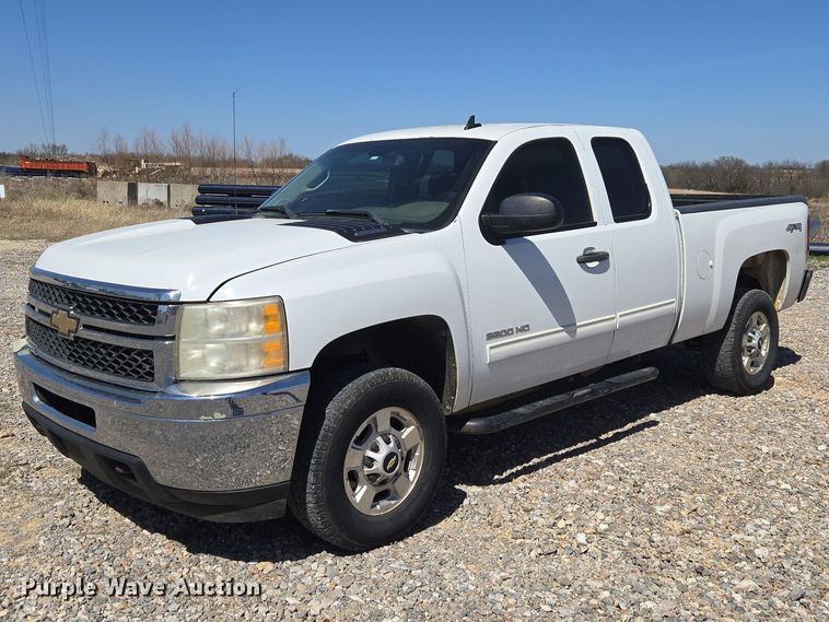 2011 Chevrolet Silverado 2500HD  Ext. Cab pickup truck - ET1491
