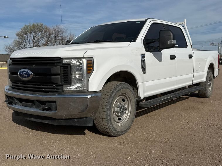 2019 Ford F250 Super Duty XL Crew Cab pickup truck - ET1718
