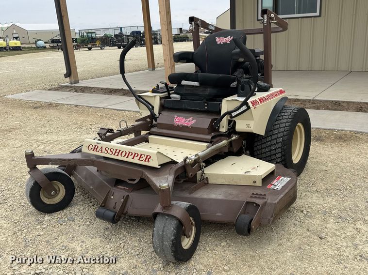 Grasshopper 300V EFI Lawn mower - ET1853