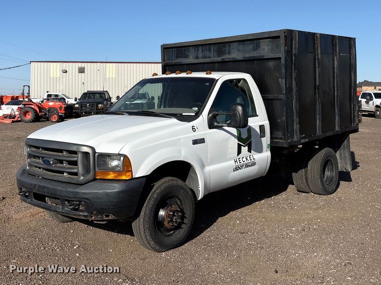 2001 Ford F350 Super Duty chip bed pickup truck - EU0344