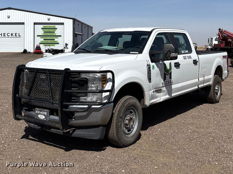 2019 Ford F250 Super Duty Crew Cab pickup truck - EU0361