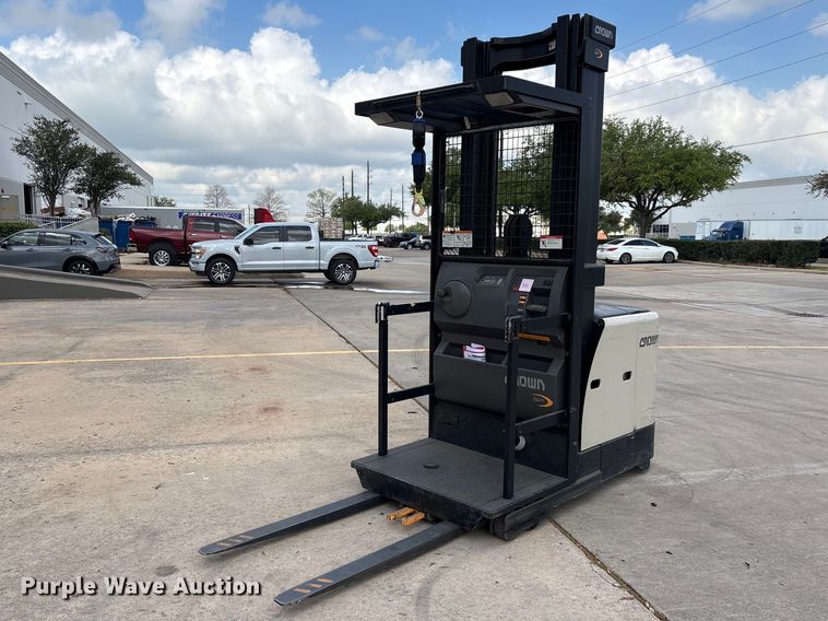 2018 Crown SP3520-30 order picker - EU7469