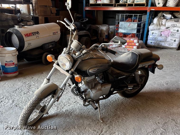 2005 Kawasaki Eliminator motorcycle - EV2023