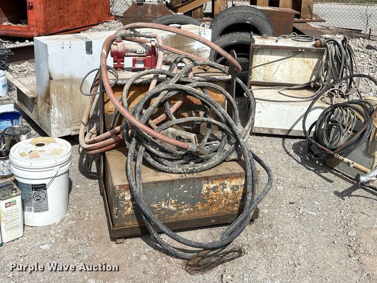 (3) auxiliary fuel tanks - EV2038