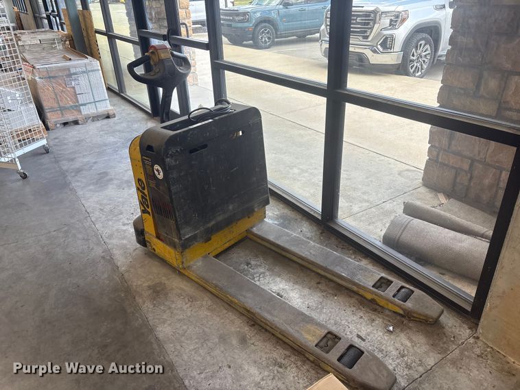 Yale MPB040-EN24T2748 pallet jack - EV2896