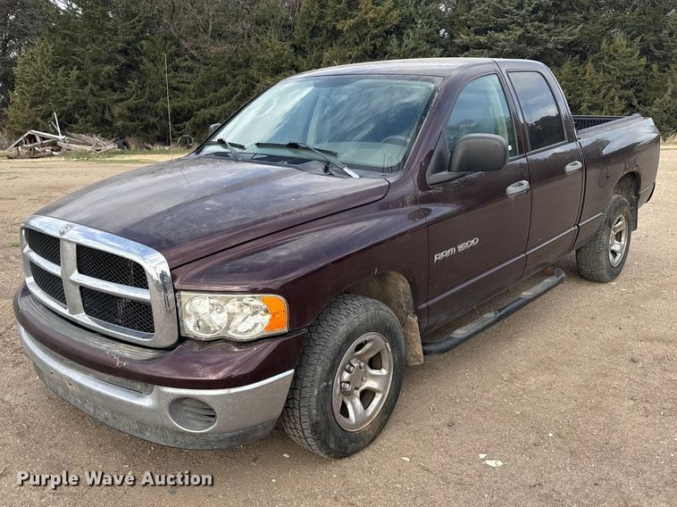 2004 Dodge Ram 1500 Ext. Cab pickup truck - FB0963