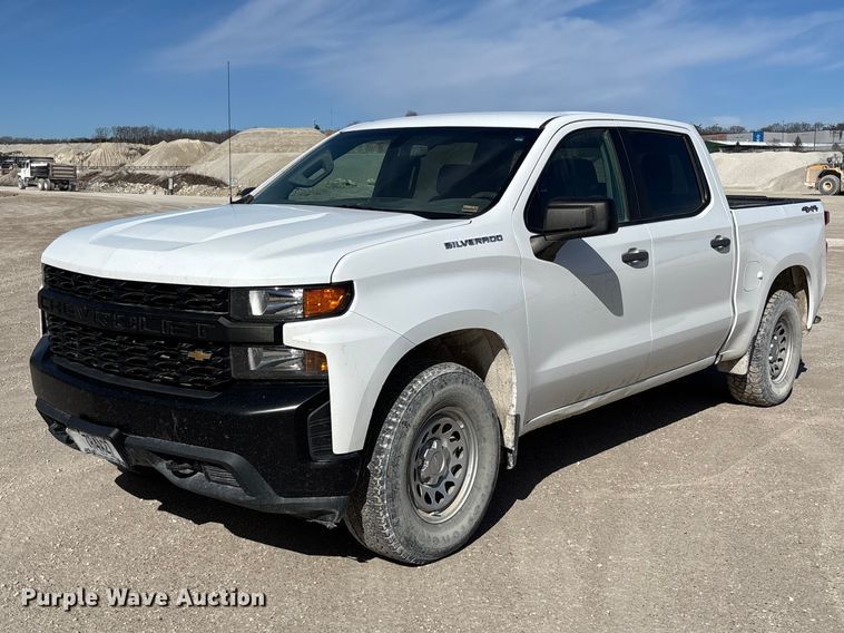 2019 Chevrolet Silverado 1500 Crew Cab pickup truck - FB3222