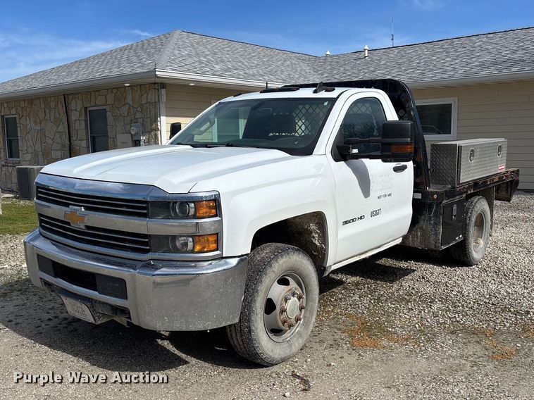 2016 Chevrolet Silverado 3500HD flatbed pickup truck - FB3223