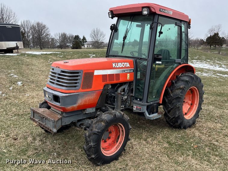 2006 Kubota M8200 HFWD tractor - FB3603