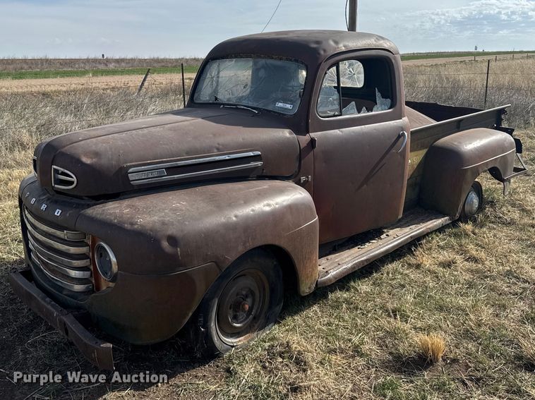 1949 Ford F1 pickup truck - FB7097