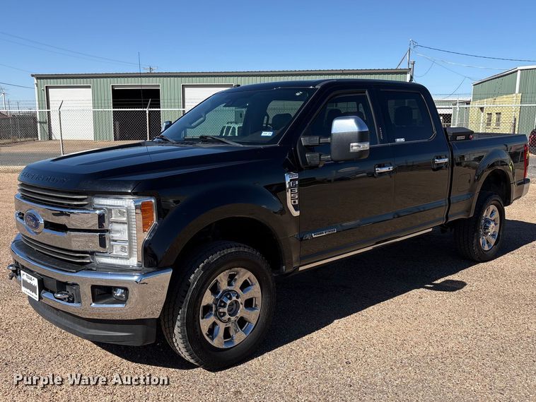 2017 Ford F350 King Ranch Crew Cab pickup truck - FC2113