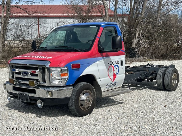 2018 Ford E450 van cab and chassis - FC5195