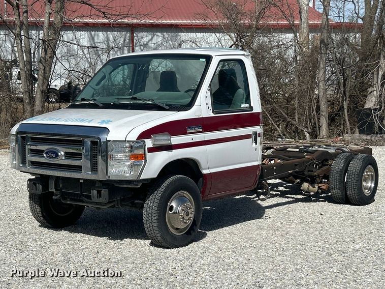 2016 Ford E450 Super Duty van cab and chassis - FC5198