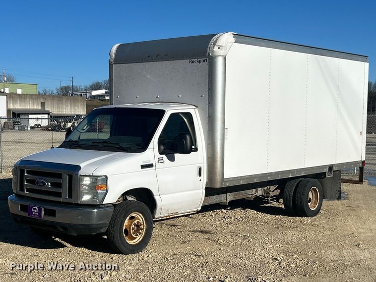 2015 Ford E450 Super Duty box truck - FC5209