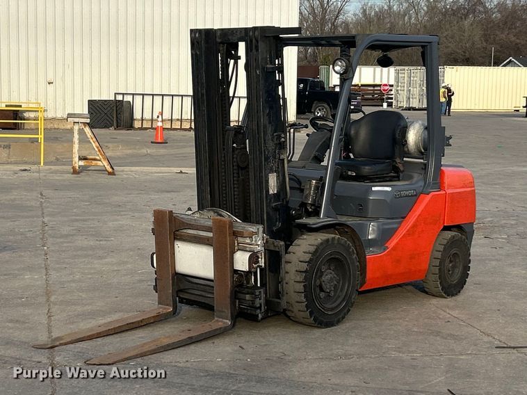 Toyota 8FGU30 forklift - FC5282