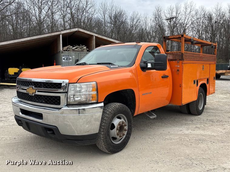 2012 Chevrolet Silverado 3500HD utility bed pickup truck - FH7006