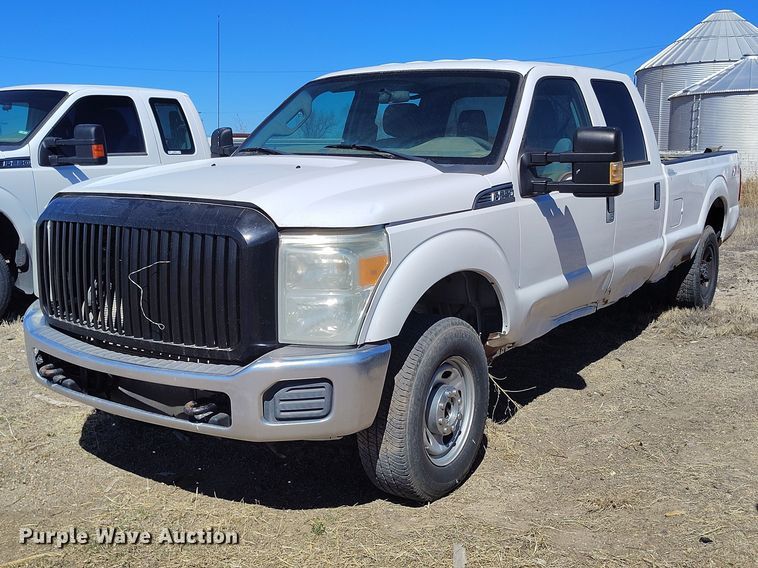 2013 Ford F250 Super Duty Crew Cab pickup truck - IH9474