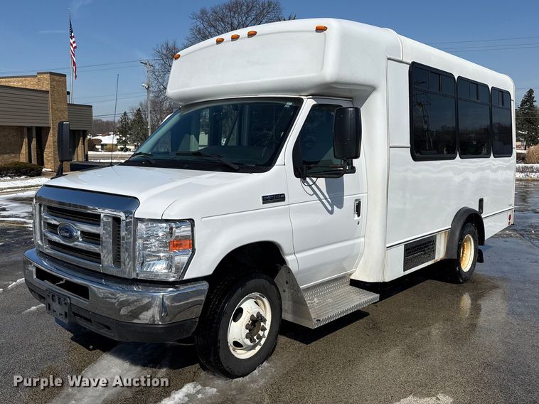 2017 Ford E350 shuttle bus - ND9462