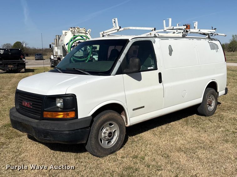 2003 GMC Savana van - NK9055