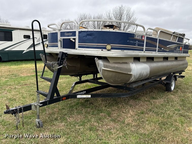 2012 Sun Tracker Fishin' Barge 20 boat - NK9127
