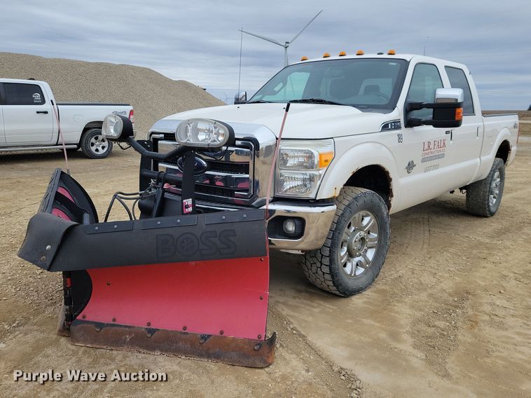 2014 Ford F350 Super Duty Crew Cab pickup truck - NK9939