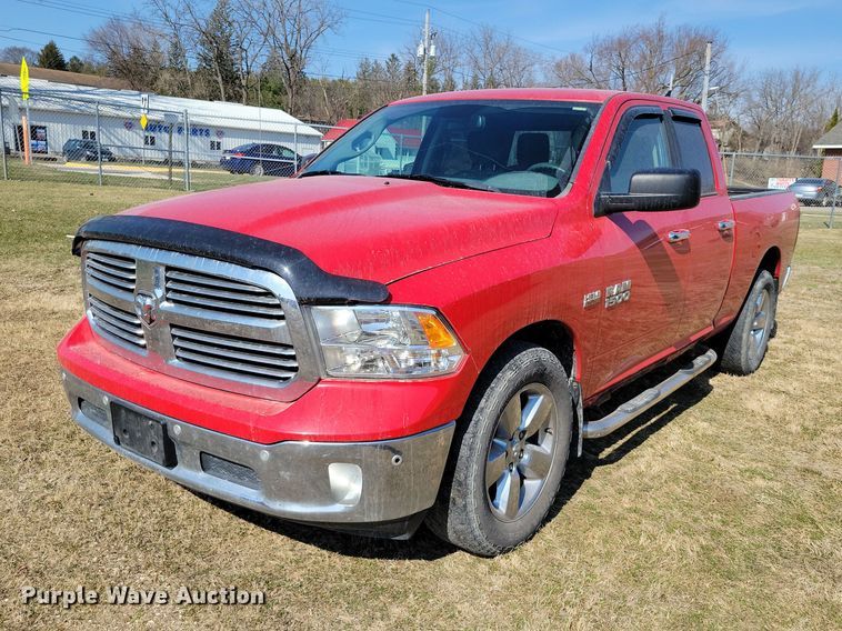 2015 RAM 1500 Ext. Cab pickup truck - NK9955
