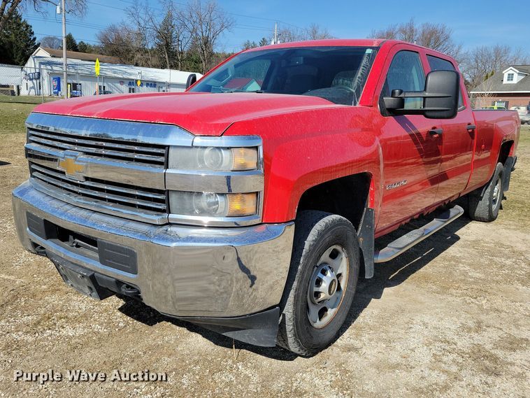 2015 Chevrolet  Silverado 2500HD  Crew Cab pickup truck - NK9956
