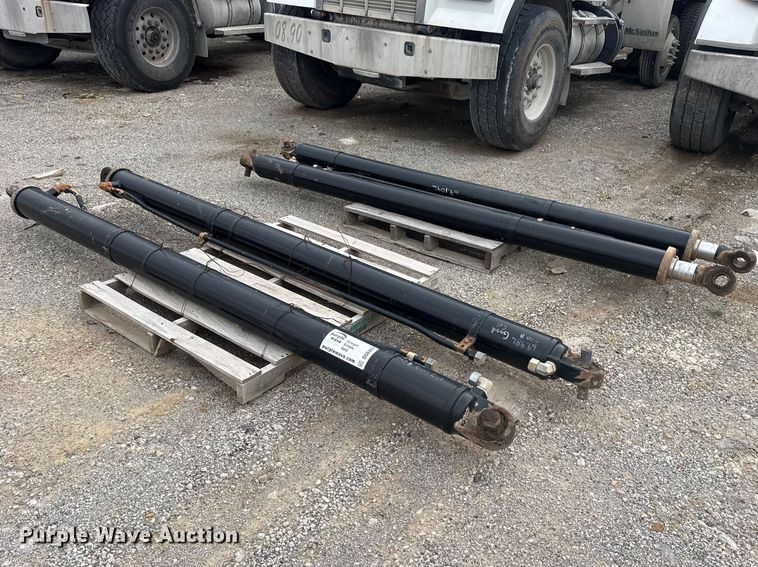 (4) dump bed cylinders - DO8469