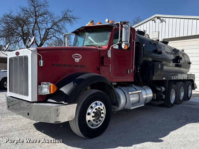 2008 Peterbilt 367 vacuum truck - DO8480