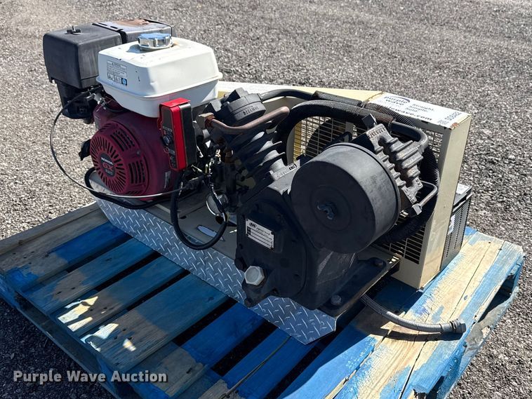 Ingersoll Rand air compressor - DO8482