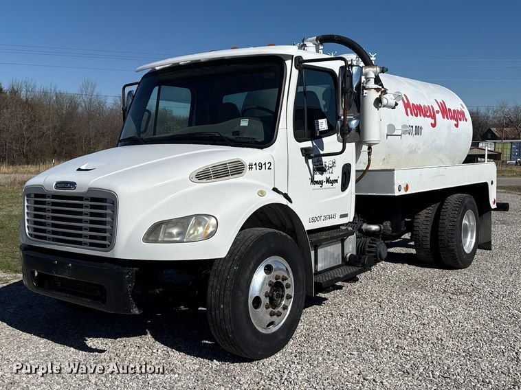 2007 Freightliner Business Class M2 vacuum truck - DR0989
